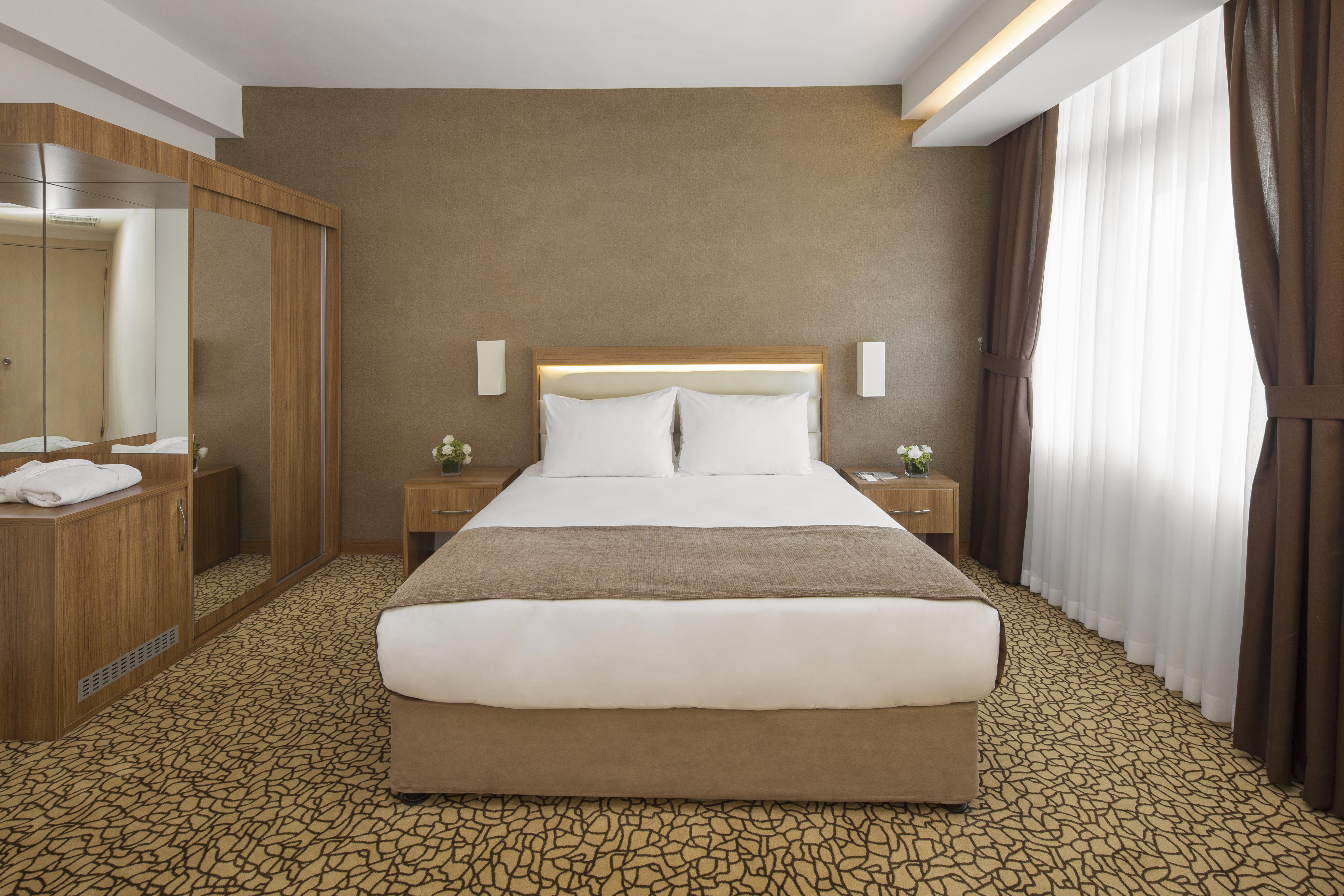Richmond Ephesus Complex 5*